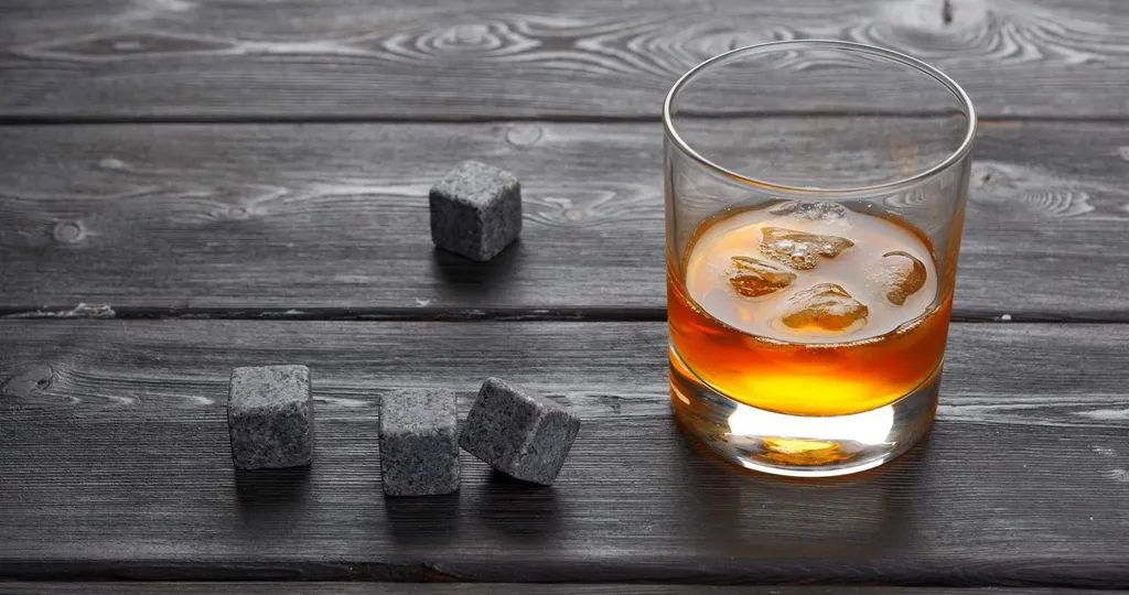 Echos 4er Whisky Steine Set Aus Granit | Wieder Verwendbar | Im Hochwertigem Stoffbeutel | 2 Echos 4er Whisky Steine Set Aus Granit | Wieder Verwendbar | Im Hochwertigem Stoffbeutel | – Bild 2