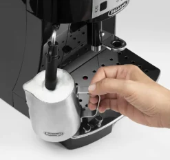 De'Longhi DeLonghi ECAM 22.110B MagnificaS Kaffeevollautomat Schwarz -Haushalts Verkauf 1fa85045b9092407557d4e47c7dee408