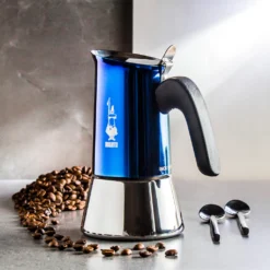 Bialetti NEW VENUS 4TZ Blu 11 Bialetti NEW VENUS 4TZ Blu -Haushalts Verkauf 7c65438ef9a201857508f43b4abe16e3