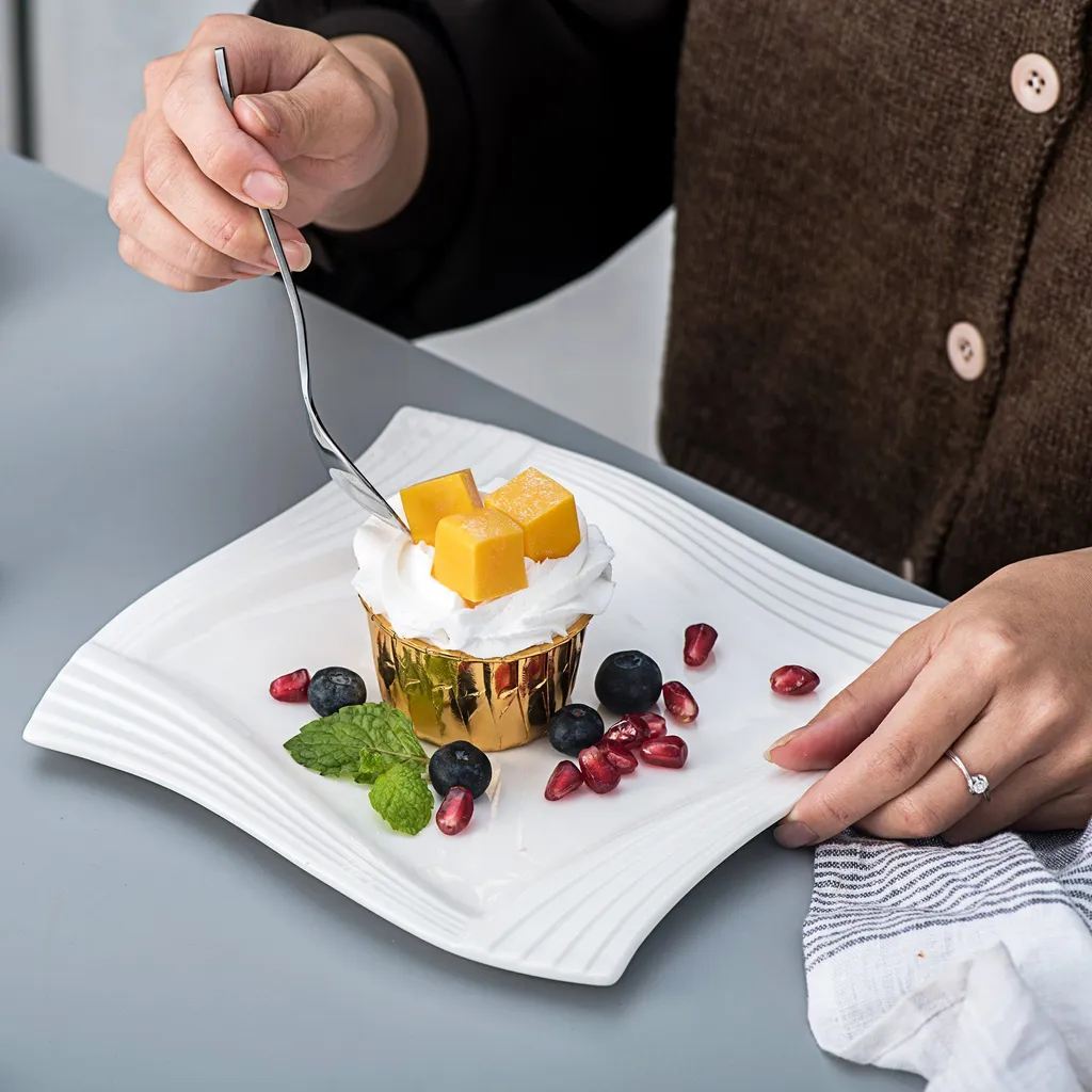 MALACASA, Serie Amparo, 36 Teilig Set Cremeweiß Porzellan Kaffeeservice Dessertteller Kaffeetasse Mit Untertasse 4 MALACASA, Serie Amparo, 36 Teilig Set Cremeweiß Porzellan Kaffeeservice Dessertteller Kaffeetasse Mit Untertasse – Bild 4