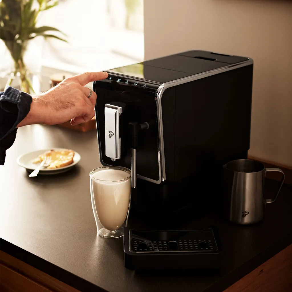 Tchibo Kaffeevollautomat Esperto Latte Für Caffè Crema, Espresso, Cappuccino Und Milchschaum, Anthrazit 8 Tchibo Kaffeevollautomat Esperto Latte Für Caffè Crema, Espresso, Cappuccino Und Milchschaum, Anthrazit – Bild 8