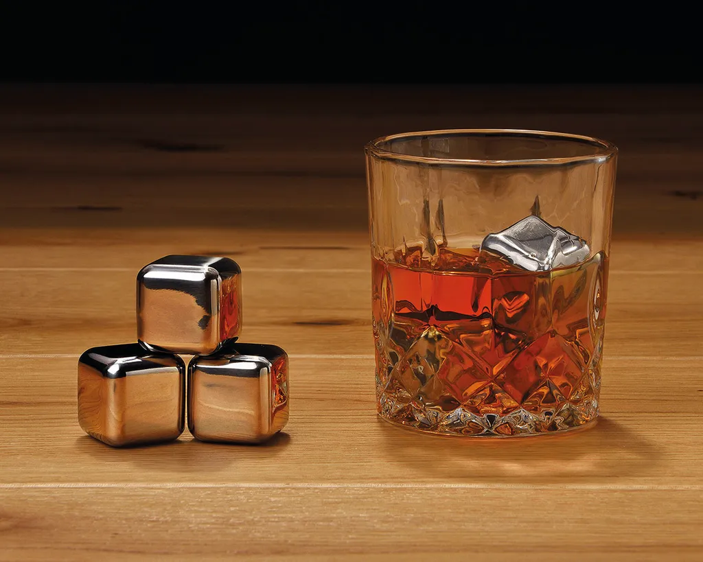 Whisky Geschenk-Set Mit 2 Gläsern, Eiswürfeln Aus Edelstahl, Zange, Samtbeutel In Einer Schönen Holzbox 13 Whisky Geschenk-Set Mit 2 Gläsern, Eiswürfeln Aus Edelstahl, Zange, Samtbeutel In Einer Schönen Holzbox – Bild 13