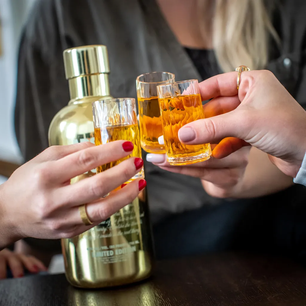 Koziol - Superglas Club No. 07 Schnapsglas 40 Ml 4er Set 2 Koziol - Superglas Club No. 07 Schnapsglas 40 Ml 4er Set – Bild 2