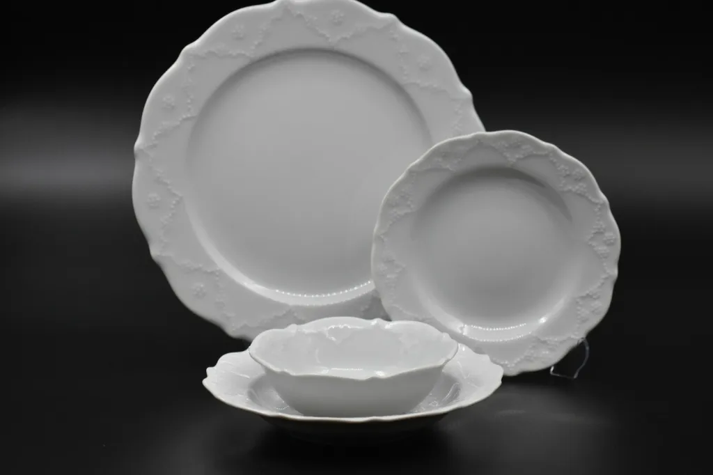 Geschirr Set, Tafelservice 24 Tlg. Von PORLAND 1 Geschirr Set, Tafelservice 24 Tlg. Von PORLAND