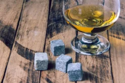 Echos 4er Whisky Steine Set Aus Granit | Wieder Verwendbar | Im Hochwertigem Stoffbeutel | 6 Echos 4er Whisky Steine Set Aus Granit | Wieder Verwendbar | Im Hochwertigem Stoffbeutel | -Haushalts Verkauf e83cac06ce5557025160ae3c99aa3230