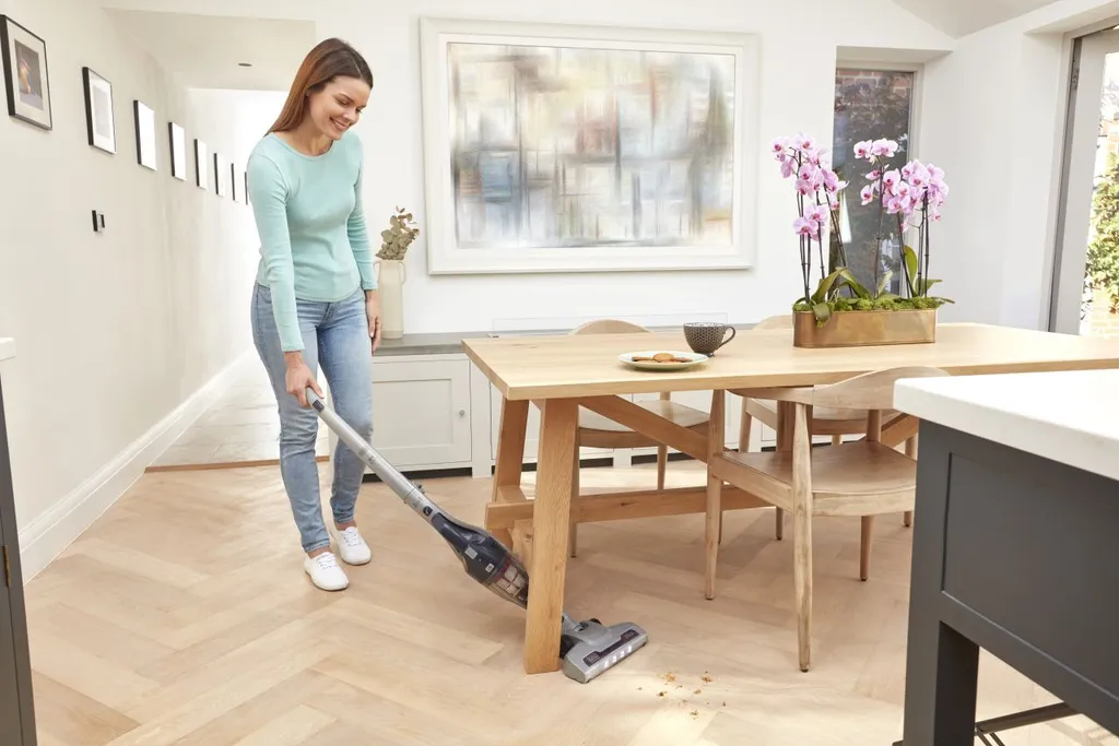 Black & Decker Akkusauger SVB520JW 2in1 Boden- Und Handsauger, 18 Volt 2 Black & Decker Akkusauger SVB520JW 2in1 Boden- Und Handsauger, 18 Volt – Bild 2