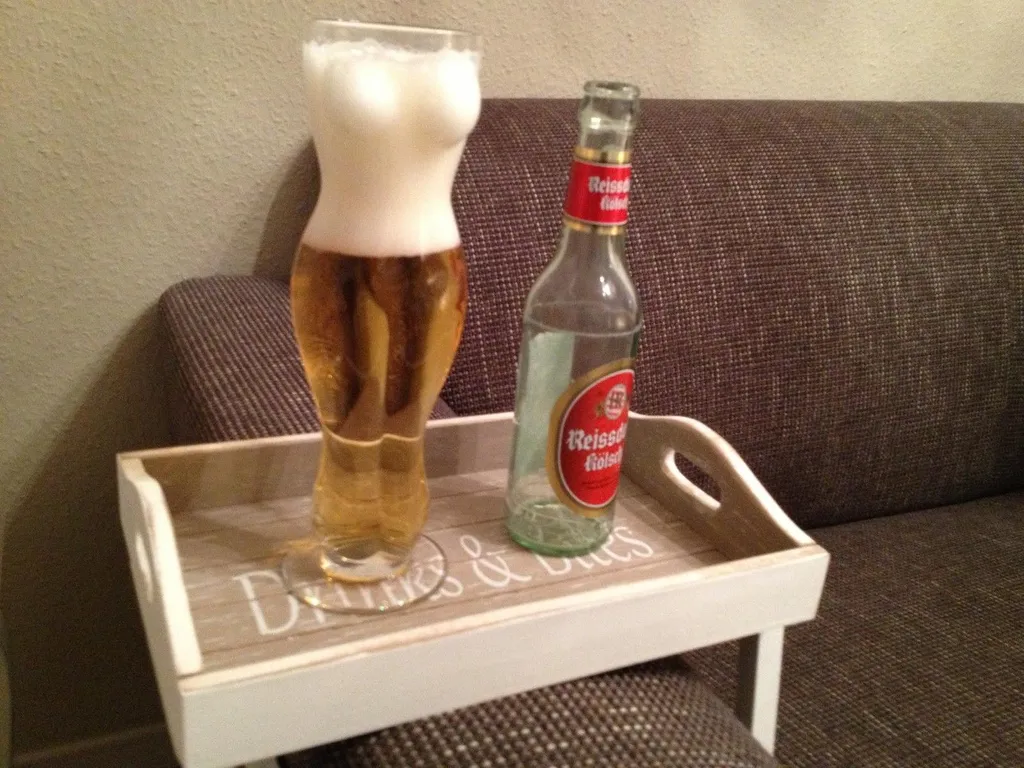 0,5 Liter Bierglas Weizenglas Bier Weizen Frauen Frauenkörper Trinklglas NEU 1 0,5 Liter Bierglas Weizenglas Bier Weizen Frauen Frauenkörper Trinklglas NEU